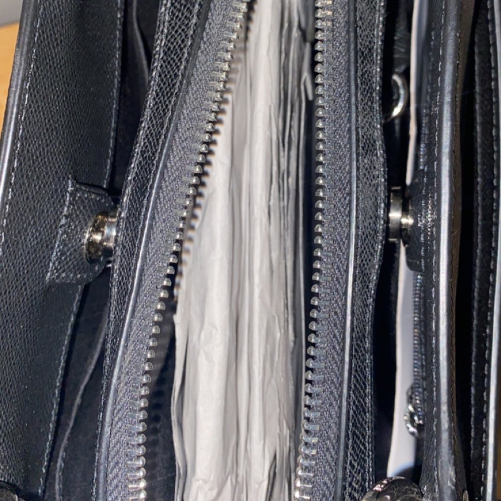 COACH black purse (like new) medium size - Picture 8 of 14